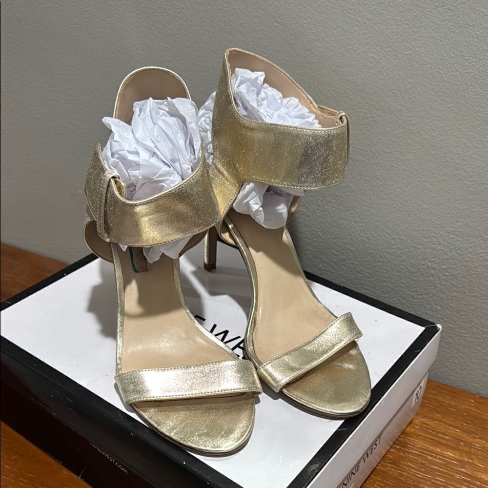 Nine West Gold High Heels with Open Toe and Stiletto Design